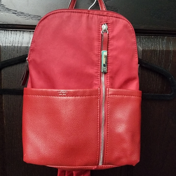 TUTILO New York Red VEGAN Pebbled Faux Leather Sling Backpack purse 11”x 9”x 4” - Picture 1 of 10